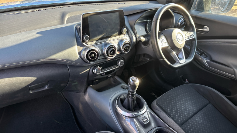 Nissan Juke 1.0 DiG-T 114 N-Connecta 5dr Petrol Hatchback